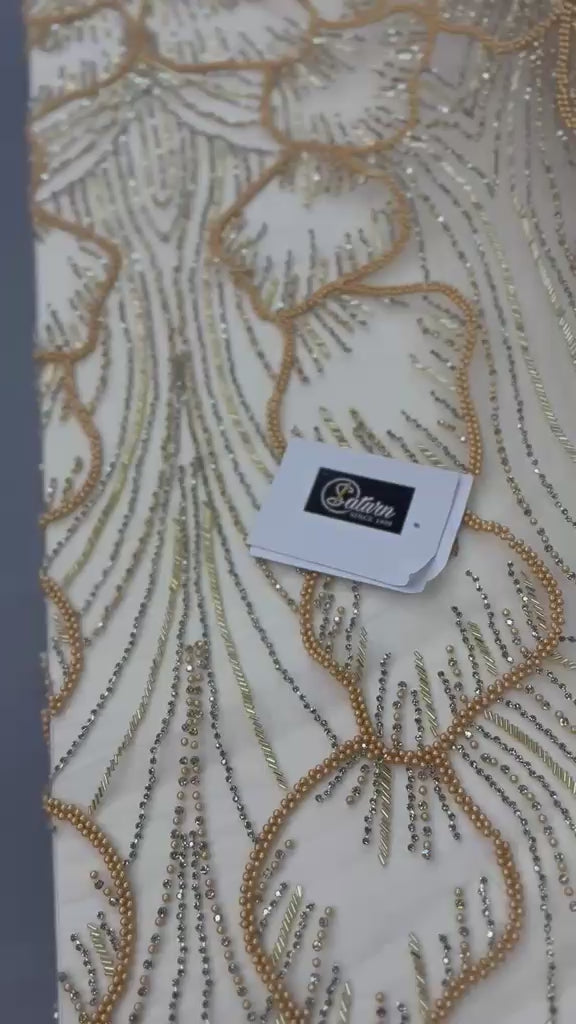 Broderie de lux rosie pe tull alb,rosu sau auriu, cu margele si cristale, 140 cm – model couture SJT1264
