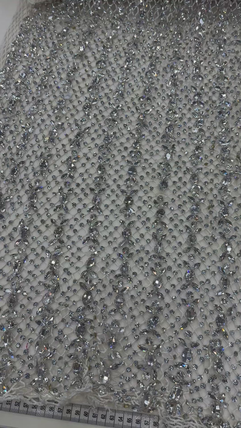 Broderie de lux cu cristale pe plasa 140 cm/la metru FL227