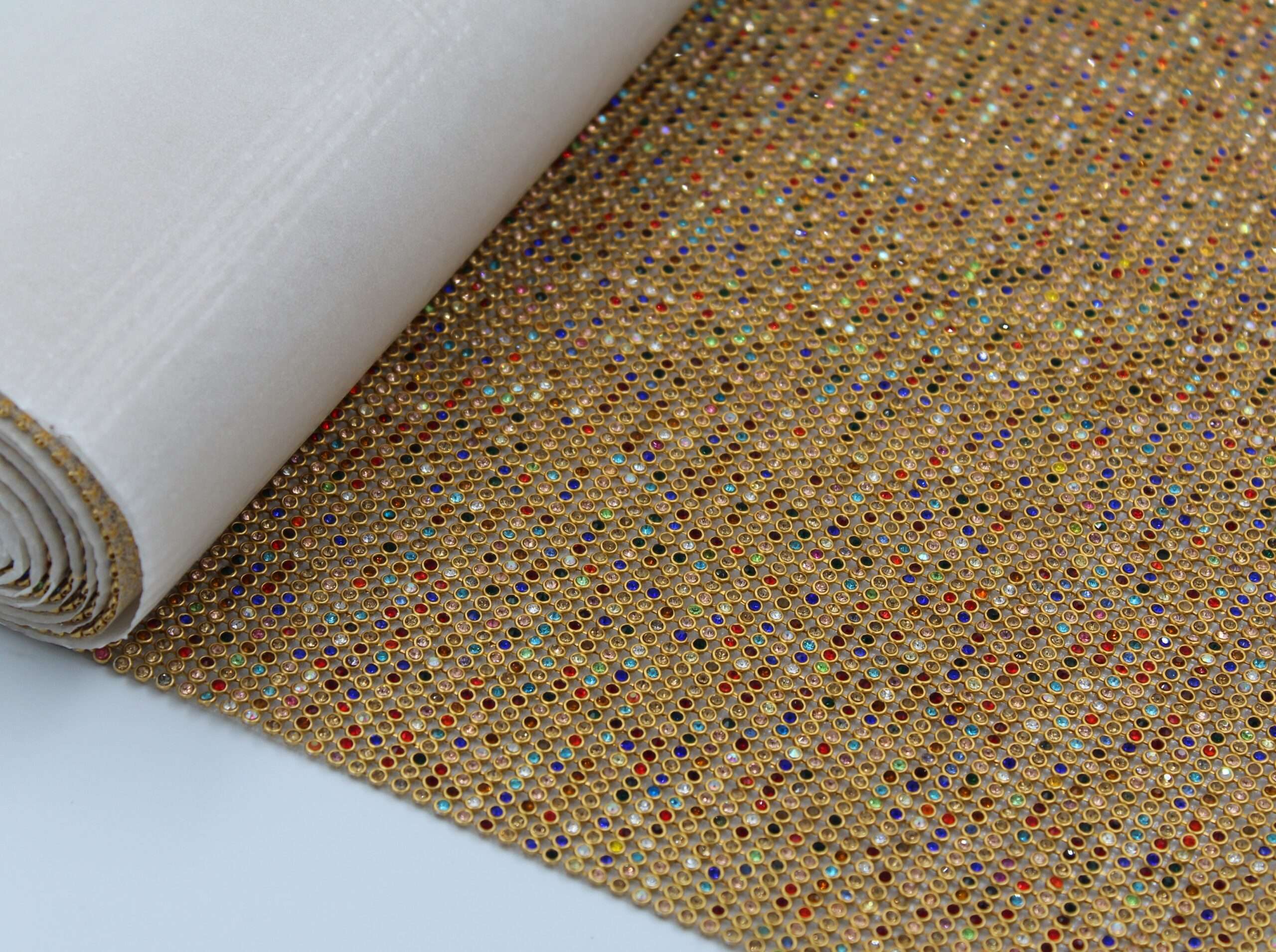 Folie cu Strassuri Termoadezive din Cristale – 45 × 120 cm – Decor Textil